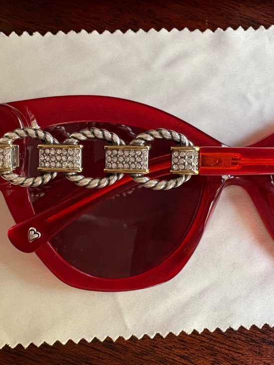 Brighton Meridian AdagioRouge Sunglasses. NIB